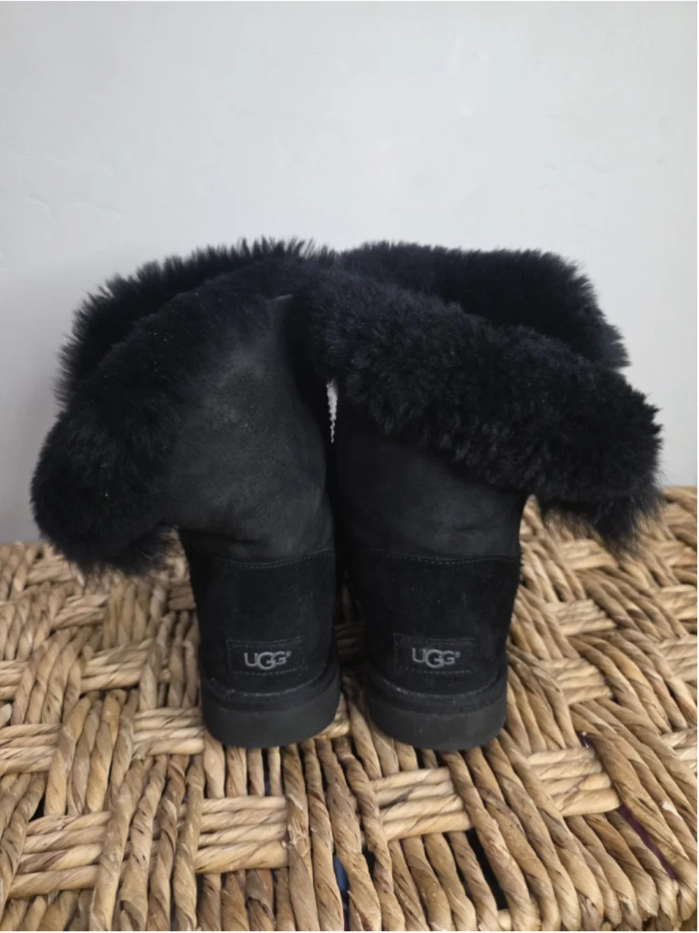 UGG Irina Swarovski Crystal Pin Bling Toscana Pom Pom Black Mid Boots Size 9